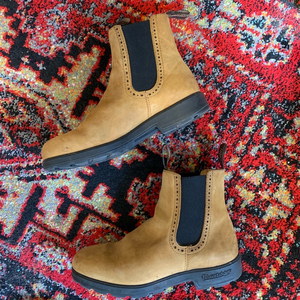 Blundstone AUS 6 / US women’s 8.5 suede boots